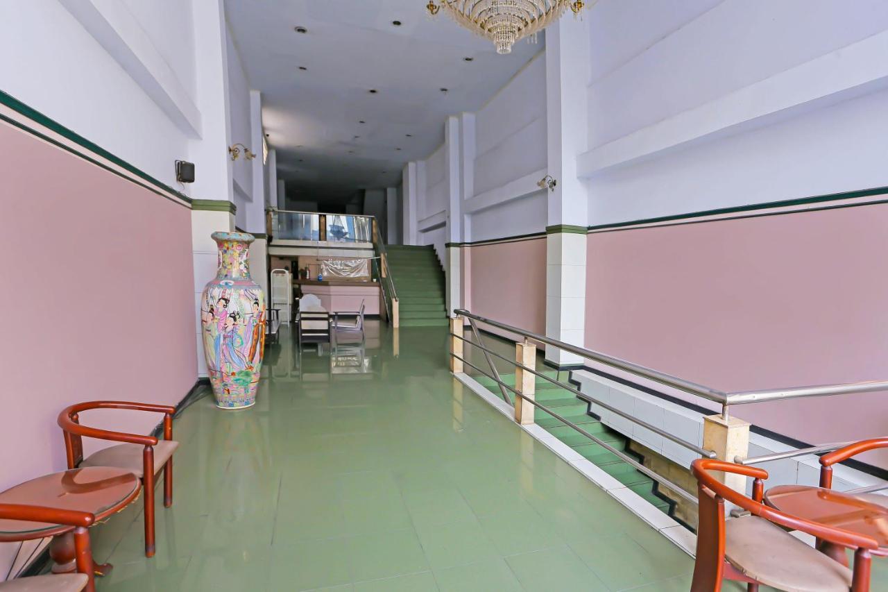 Collection O 92739 Hotel Pintu Besar Jakarta Luaran gambar